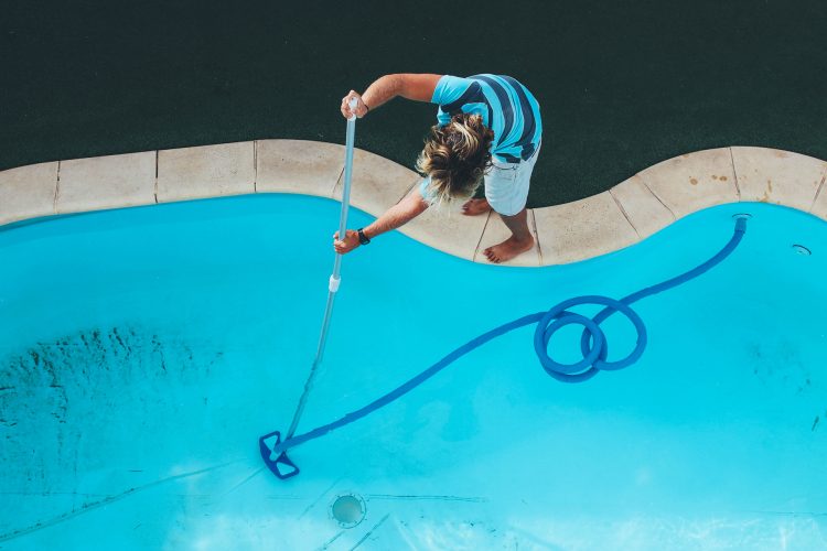 Comment nettoyer sa piscine facilement ?